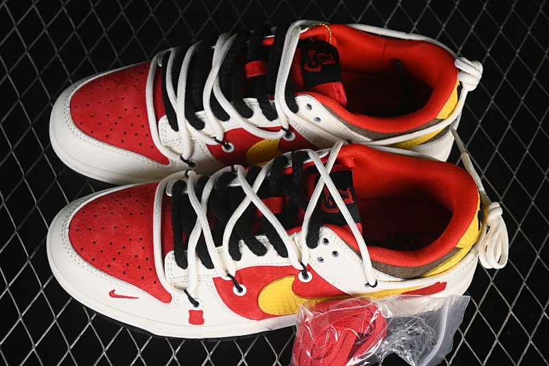 All categories Nk SB Dunk Series Nk SB Dunk Low High-end customized low-top sneakers Nike SB Dunk Low Red, white and yellow contrast color High-end customized low-top casual sneakers YX5066-C65
